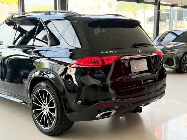 2021 / 22 年式 M-Benz 美規 GLE350 4MATIC 多樣選配 里程僅跑七萬六  第18張相片