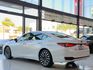 2023 Lexus 小改款 ES200 豪華版 一手車 原廠保養 保固中 超低里程僅跑兩萬八 選配電子後視鏡 環景  第16張縮圖