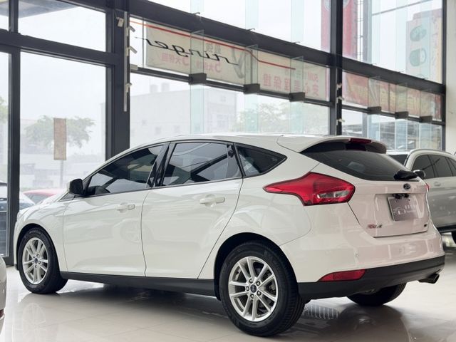 2017 Ford Focus 5D EcoBoost 125汽油時尚型 超低里程僅跑四萬九  第12張相片