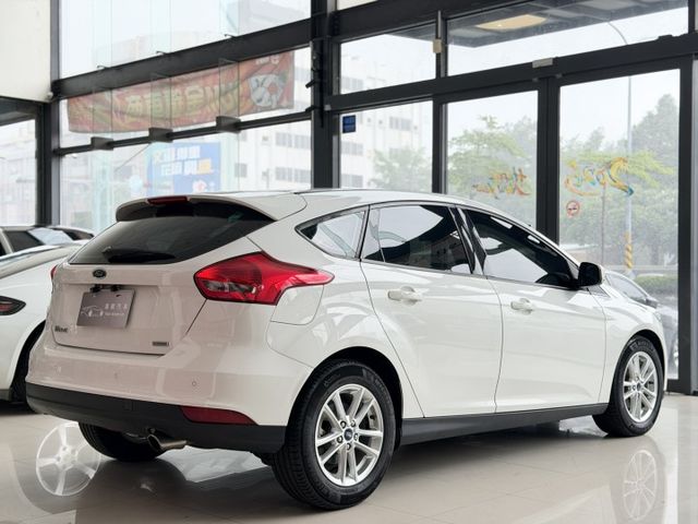 2017 Ford Focus 5D EcoBoost 125汽油時尚型 超低里程僅跑四萬九  第14張相片