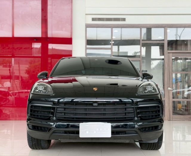 2021 Porsche Cayenne Coupe 總代理 超低里程僅跑四萬九 多樣改裝  第2張相片