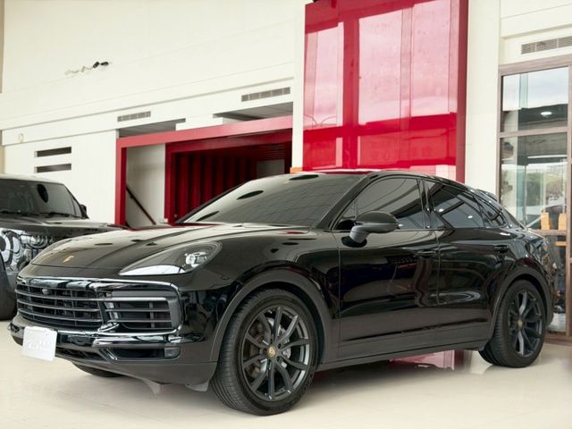 2021 Porsche Cayenne Coupe 總代理 超低里程僅跑四萬九 多樣改裝  第3張相片