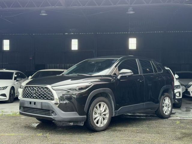 2022 Toyota Corolla Cross 1.8尊爵版  原廠保養 超低里程僅跑四萬三  第3張相片