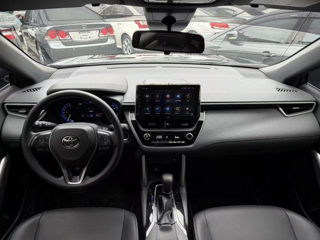2022 Toyota Corolla Cross 1.8尊爵版  原廠保養 超低里程僅跑四萬三  第13張相片