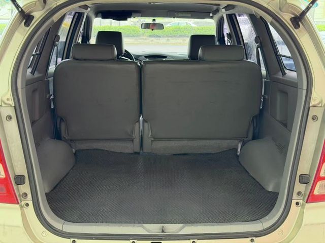 2010 Toyota Innova 2.7 G  里程僅跑二四萬  第11張相片