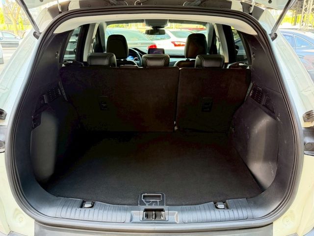 2022 / 22.5 年式 Ford Kuga EcoBoost 180時尚X 原廠保養 超低里程僅跑五萬  第19張相片