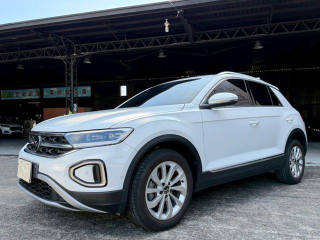 2023 VW 小改款 T-ROC 280 TSI Life 一手車 原廠保養 原廠保固中 超低里程僅跑兩萬八  第3張相片