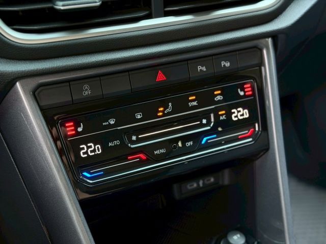 2023 VW 小改款 T-ROC 280 TSI Life 一手車 原廠保養 原廠保固中 超低里程僅跑兩萬八  第13張相片