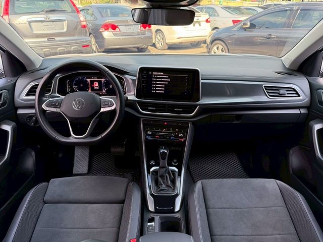2023 VW 小改款 T-ROC 280 TSI Life 一手車 原廠保養 原廠保固中 超低里程僅跑兩萬八  第14張相片