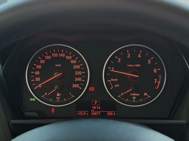 2015 BMW 小改款 118i 超低里程僅跑五萬四  第6張相片