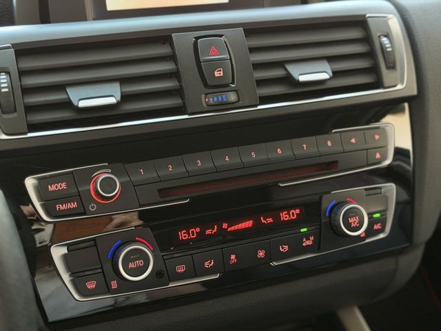 2015 BMW 小改款 118i 超低里程僅跑五萬四  第9張相片