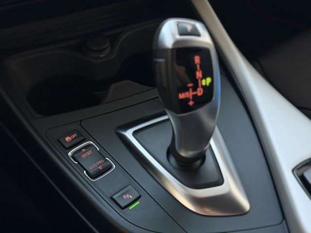 2015 BMW 小改款 118i 超低里程僅跑五萬四  第10張相片