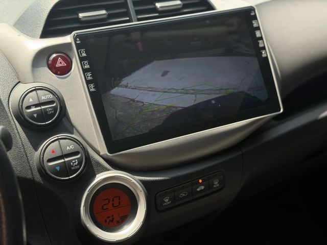 2014 Honda Fit 1.5 VTi-S 超低里程僅跑九萬七 加裝安卓機  第9張相片