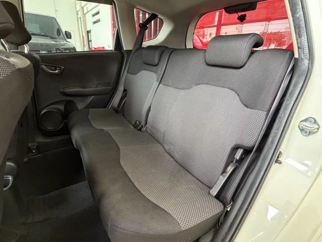 2014 Honda Fit 1.5 VTi-S 超低里程僅跑七萬五  第12張相片