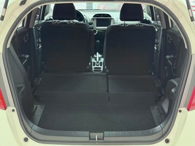 2014 Honda Fit 1.5 VTi-S 超低里程僅跑七萬五  第14張相片
