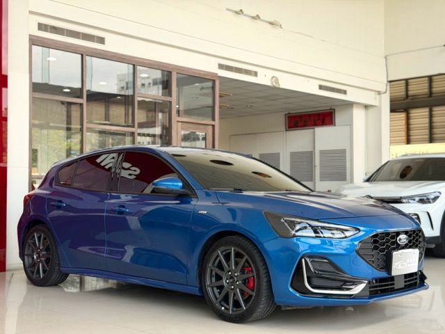 2023 Ford Focus 5D ST-Line Vignale 小改款 一手車 里程僅跑四萬八  第1張相片