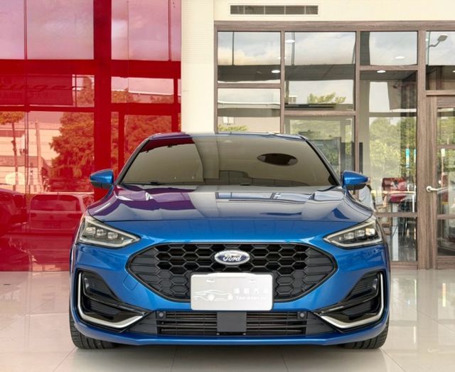 2023 Ford Focus 5D ST-Line Vignale 小改款 一手車 里程僅跑四萬八  第2張相片