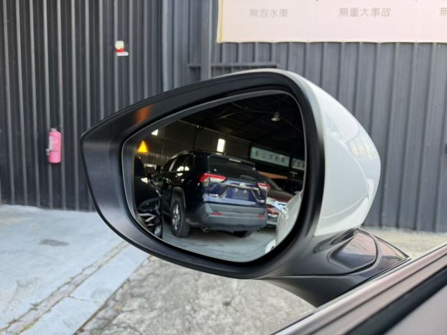 2021 Mazda CX-30 2.0 旗艦進化型  一手車 原廠保養 里程僅跑九萬九  第5張相片