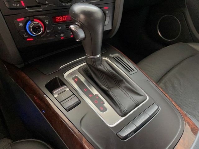 2008 Audi A4 Avant 3.2/4WD/全景天窗/HID頭燈/LED日行燈/換檔撥片  第12張相片