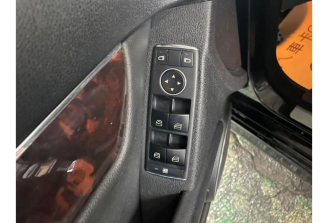 Benz C300  第6張相片