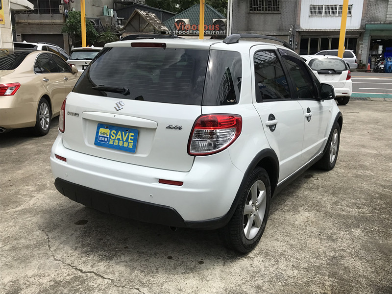 SX4 Suzuki (2009) 1.6 5門掀背 #一手車 #原鈑件 #僅跑12萬 運動型跨界休旅車 0980558999  第2張相片