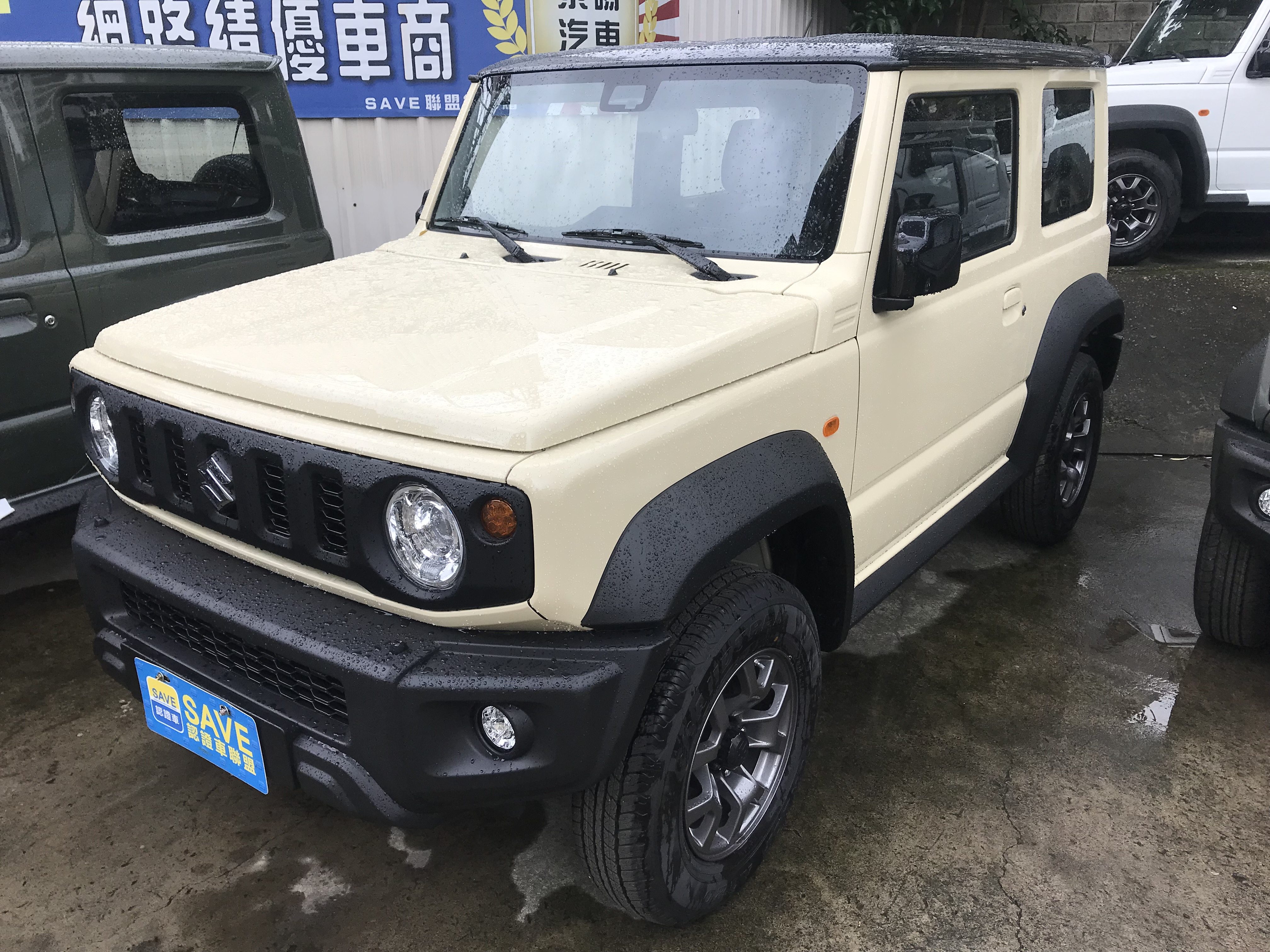 現車不用等~送禮🎁自用👈兩相宜👍 全新 2023年 Suzuki Jimny 鈴木 吉米 限量到貨🎉 ☎服務專線:0９80-558-999 LINE ID:Used-Cars 黃文遠  第2張相片