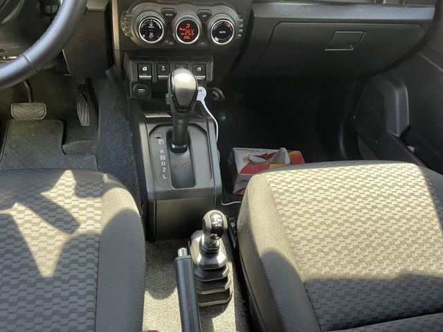 2019 JIMNY GLX 1.5軍綠  第7張相片