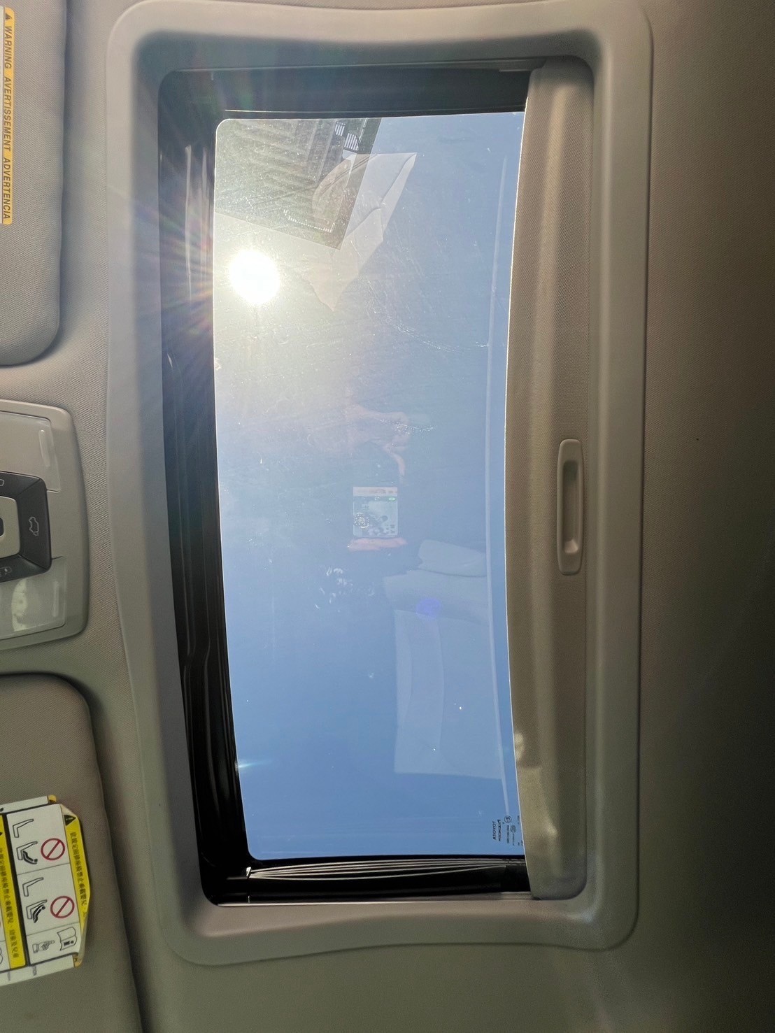 2016年式 TOYOTA Sienna XLE 8人座 空間大超舒適 #一手車 #僅跑6萬 #原鈑件 #車庫車 ☎服務專線:0９80-558-999 LINE ID:Used-Cars 黃文遠  第9張相片