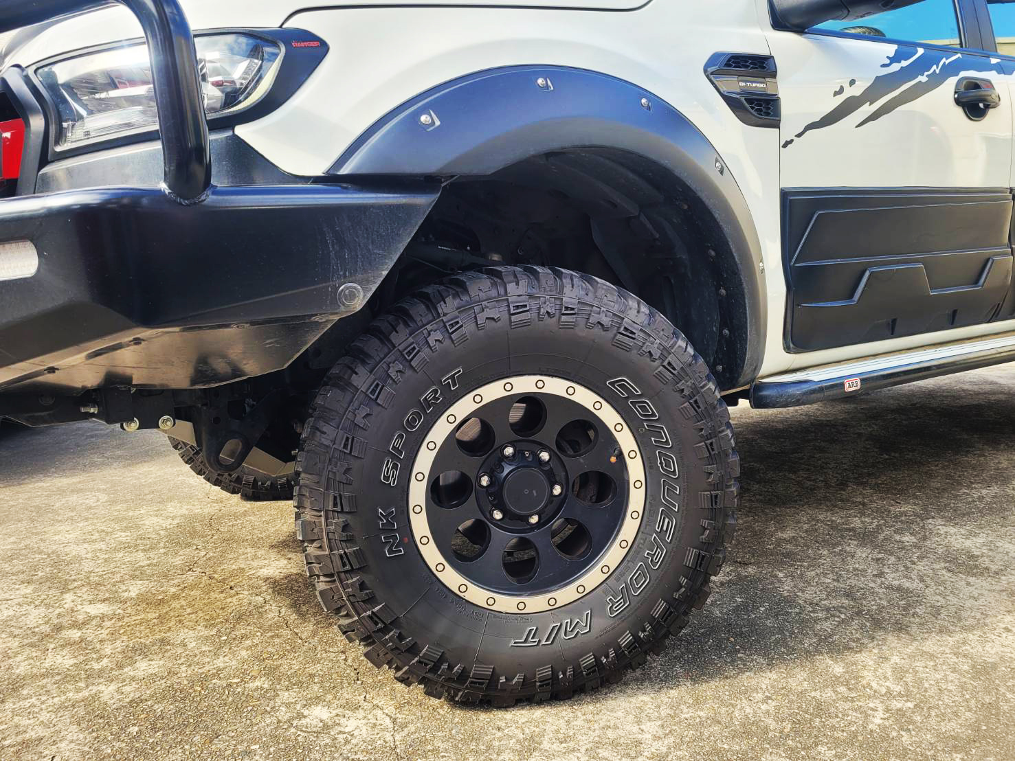 2019年式 Ford Ranger 福特浪九 2.0 Bi-Turbo Wildtrak 一手車跑8萬 改裝超過60萬 ☎服務專線:0９80-558-999 LINE ID:Used-Cars 黃文遠  第10張相片