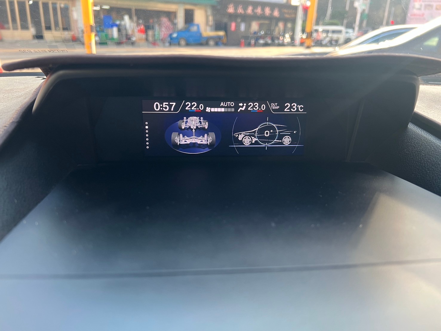 2018 Subaru 速霸路 XV 2.0 i-S 跨界休旅車 S-AWD全時四驅 X-Mode越野模式 馬力156hp ☎:0９80-558-999 LINE ID:Used-Cars 黃文遠  第6張相片