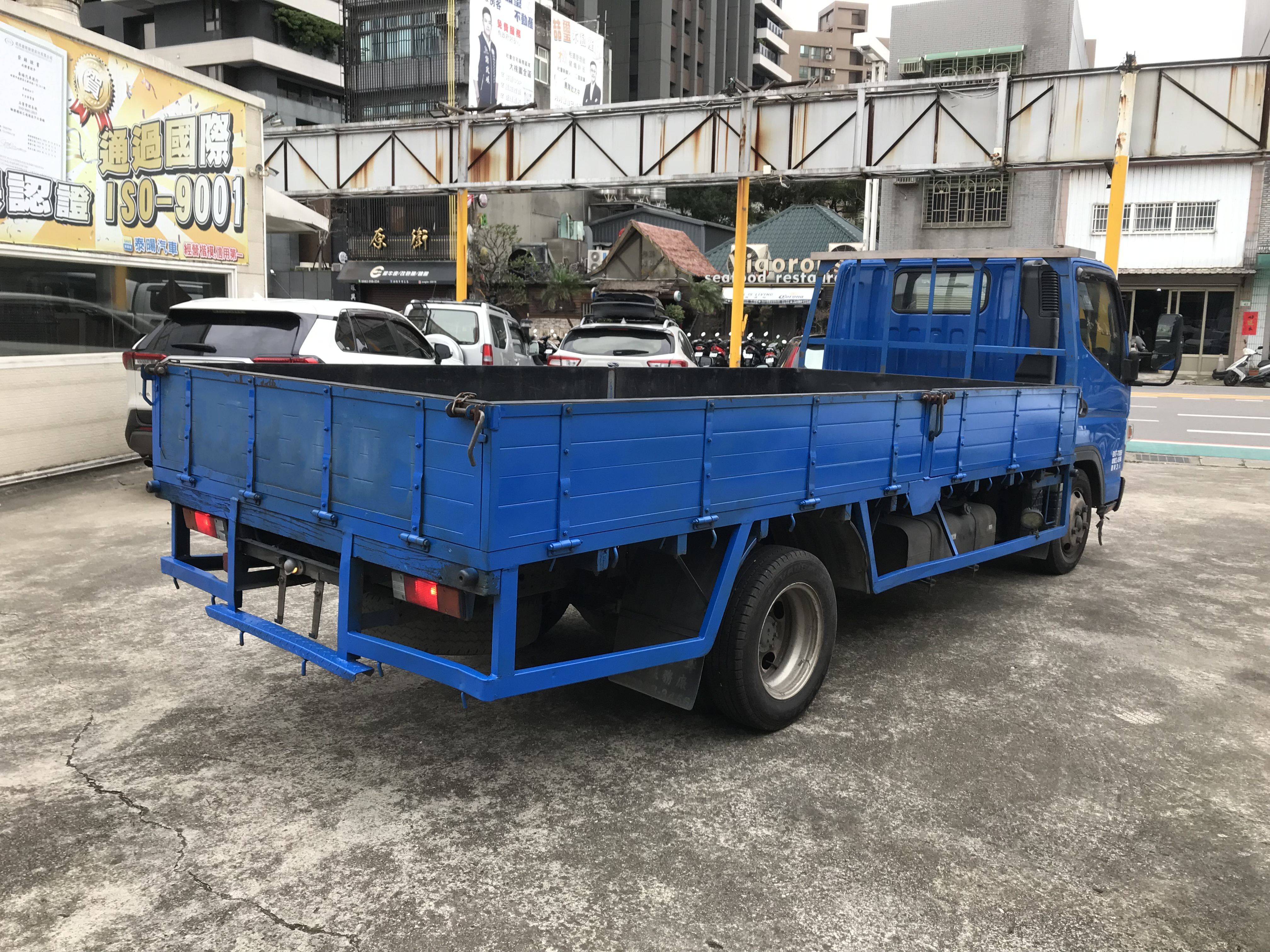 2018 MITSUBISHI 三菱 FUSO Canter 堅達  #已變更載重5噸 #超長軸14呎半 ☎服務專線 : 0980-558-999 LINE ID:Used-Cars 黃文遠  第2張相片