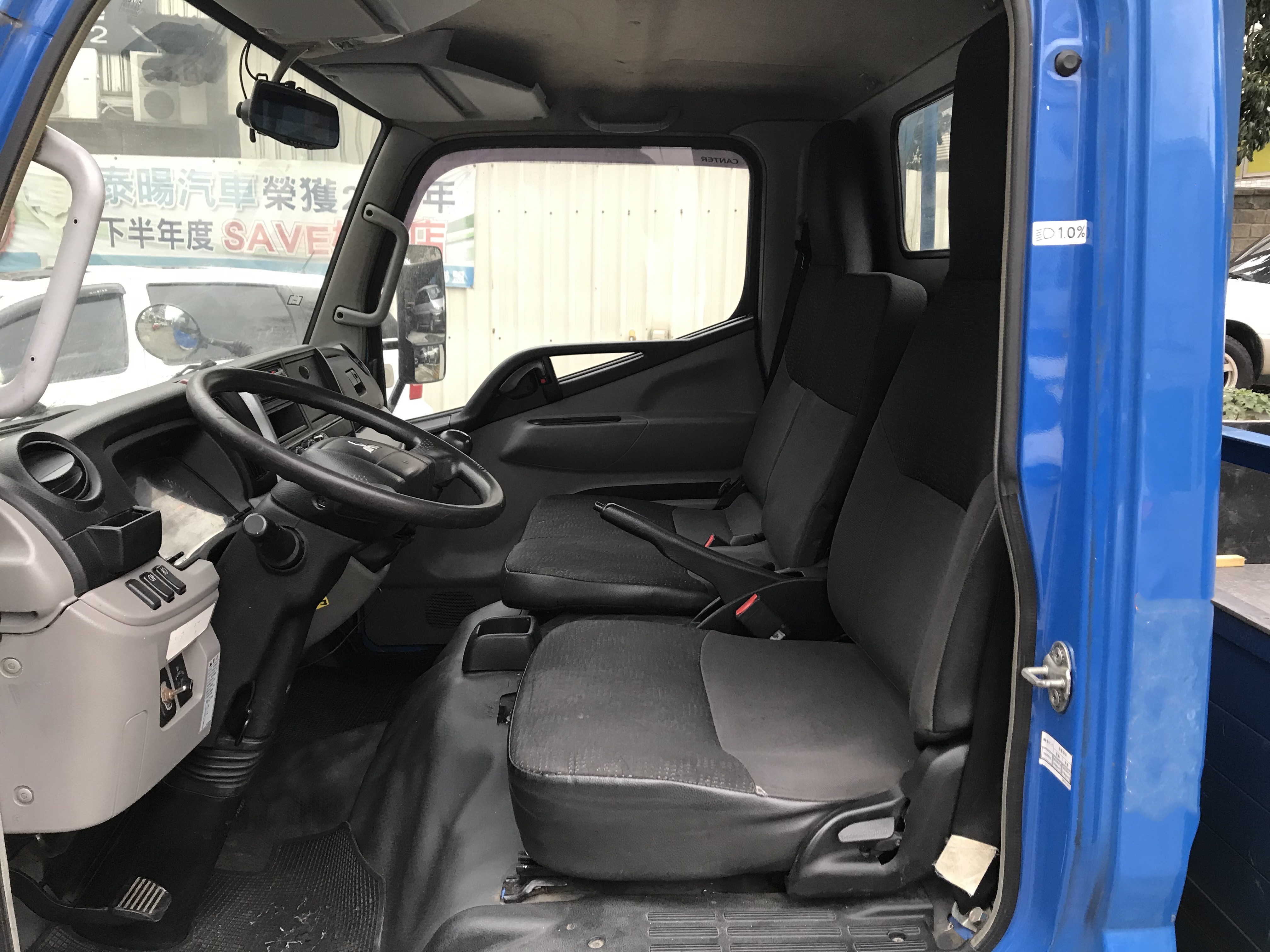 2018 MITSUBISHI 三菱 FUSO Canter 堅達  #已變更載重5噸 #超長軸14呎半 ☎服務專線 : 0980-558-999 LINE ID:Used-Cars 黃文遠  第3張相片