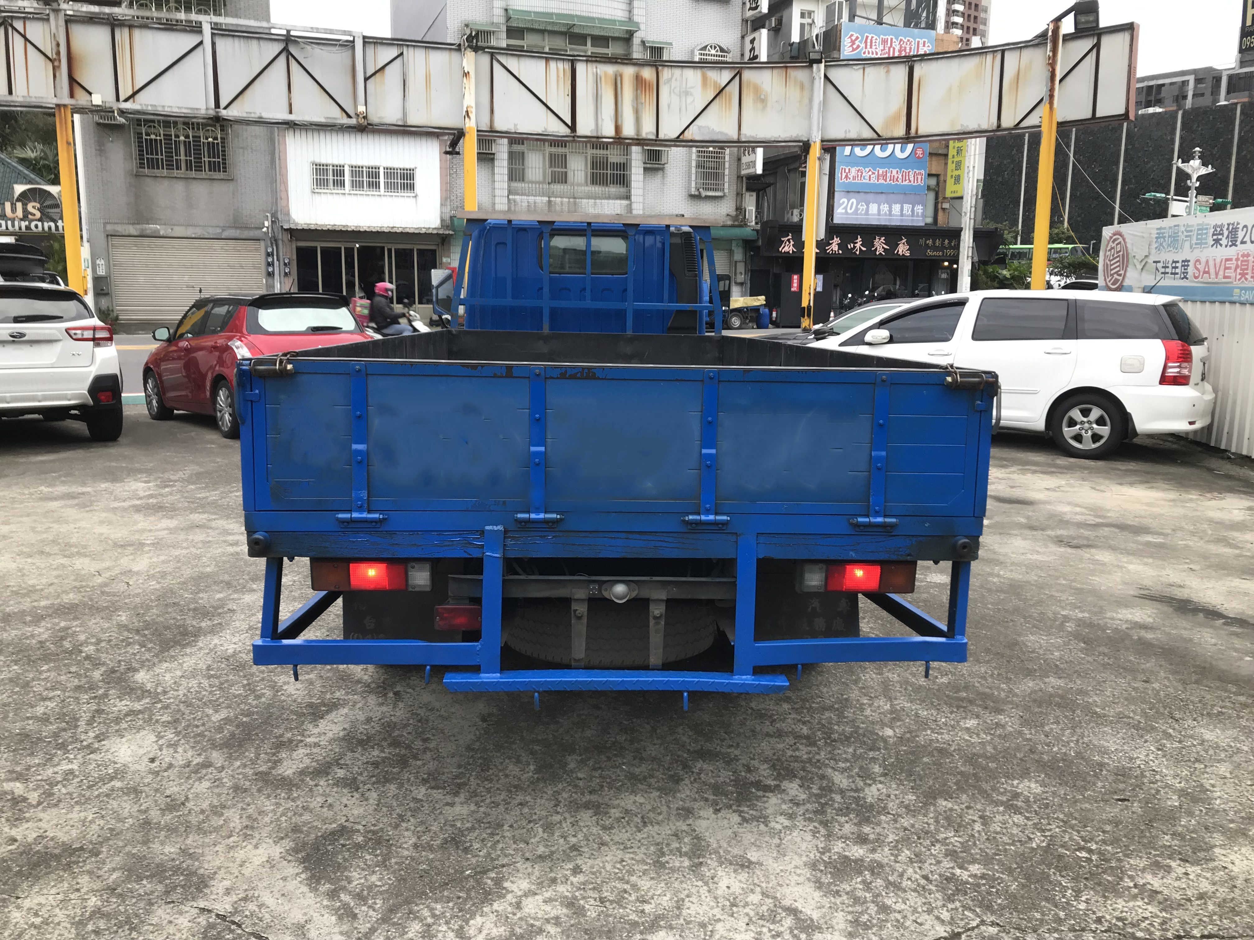 2018 MITSUBISHI 三菱 FUSO Canter 堅達  #已變更載重5噸 #超長軸14呎半 ☎服務專線 : 0980-558-999 LINE ID:Used-Cars 黃文遠  第9張相片