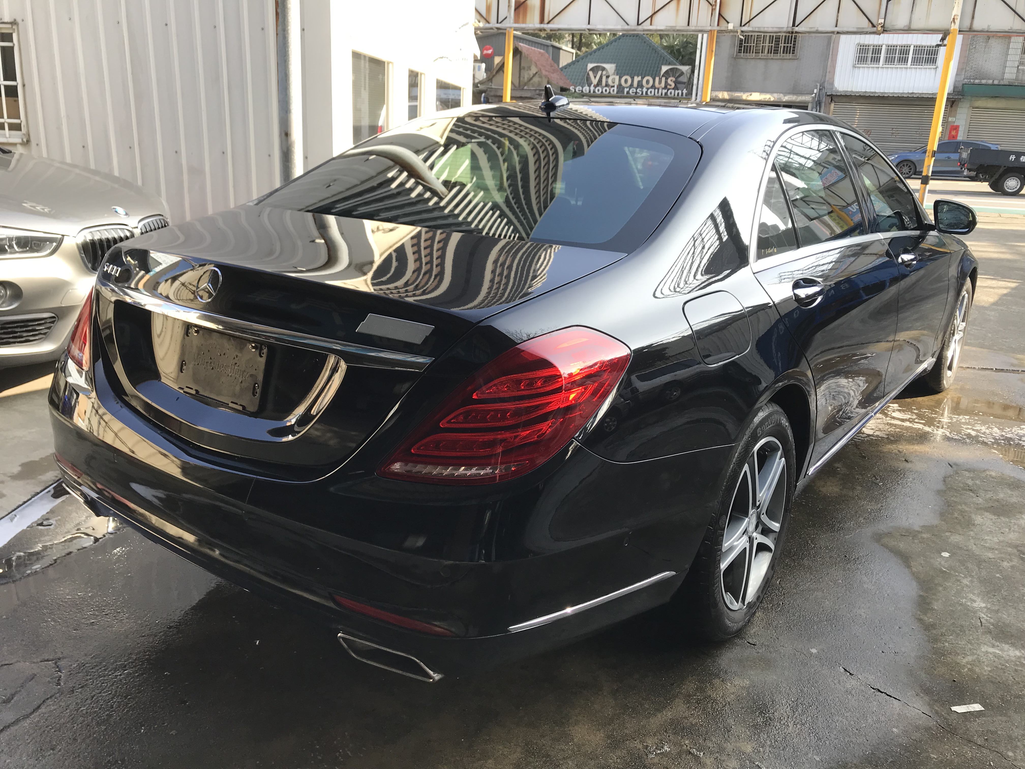 2014 M-Benz S-Class S400 L 3.0 雙渦輪 #一手車 #認證車 #汽油版 #老董座駕 ☎服務專線 : 0９80-558-999 LINE ID:Used-Cars 黃文遠  第2張相片