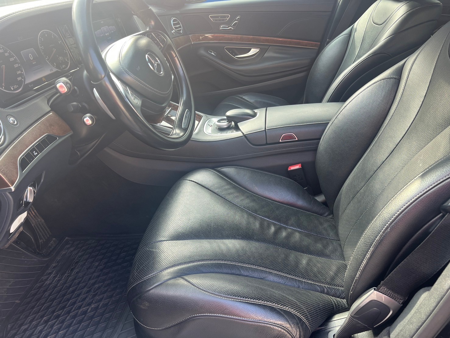 2014 M-Benz S-Class S400 L 3.0 雙渦輪 #一手車 #認證車 #汽油版 #老董座駕 ☎服務專線 : 0９80-558-999 LINE ID:Used-Cars 黃文遠  第3張相片
