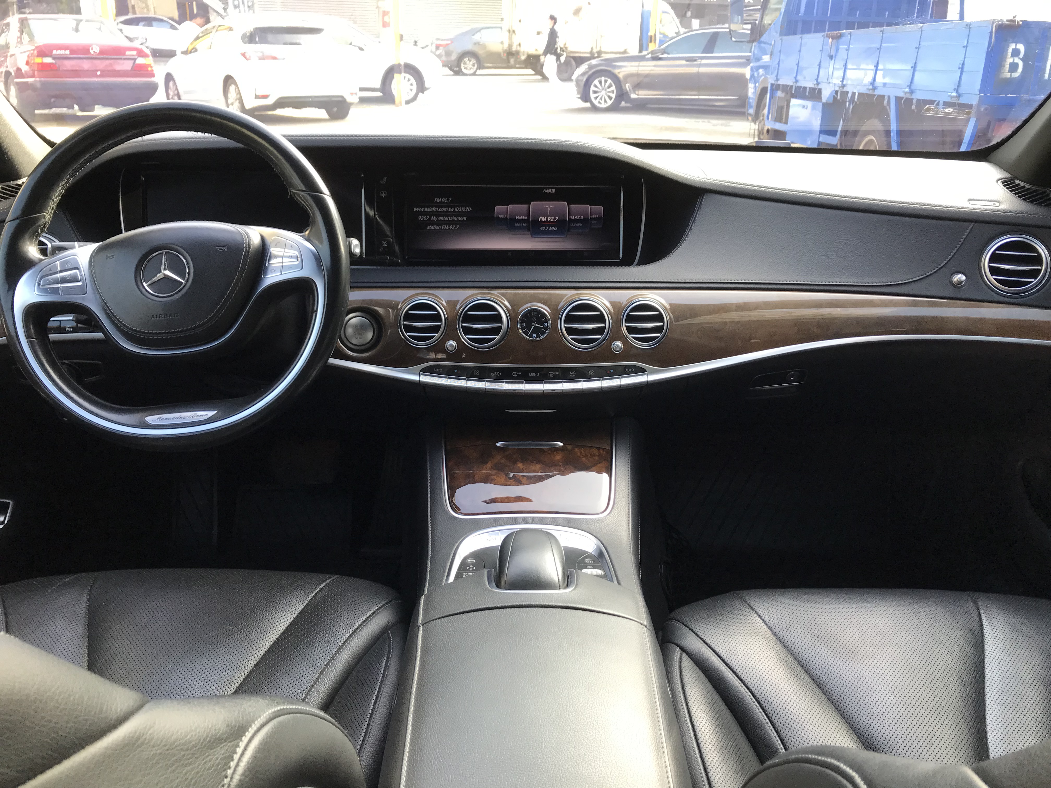 2014 M-Benz S-Class S400 L 3.0 雙渦輪 #一手車 #認證車 #汽油版 #老董座駕 ☎服務專線 : 0９80-558-999 LINE ID:Used-Cars 黃文遠  第5張相片
