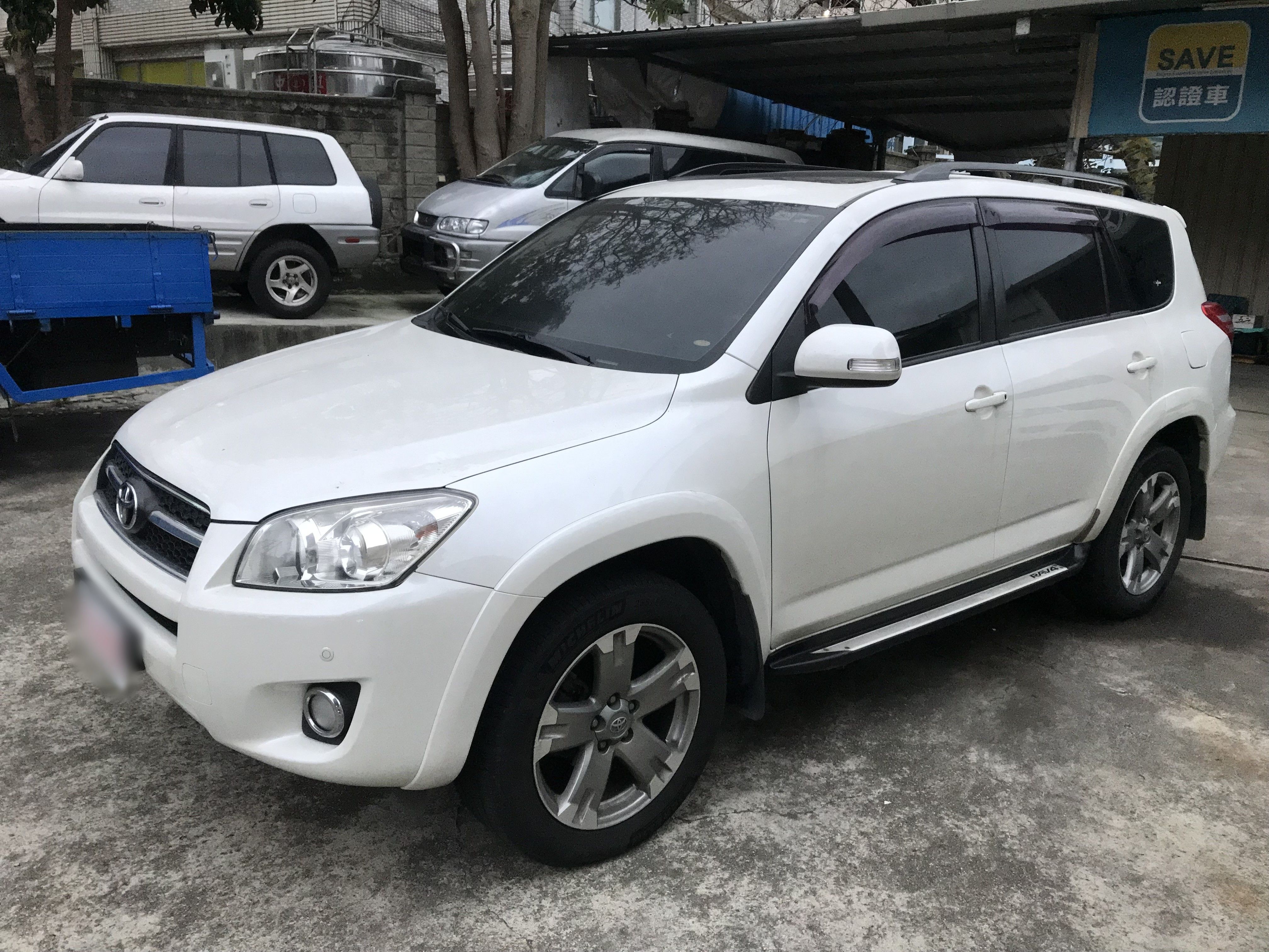 2010年式 TOYOTA 豐田 RAV4 2.4 G 頂級版 防滑控制 6*SRS 天窗 18吋輪框 前後雷達 ☎服務專線 : 0９80-558-999 LINE ID:Used-Cars 黃文遠  第1張相片