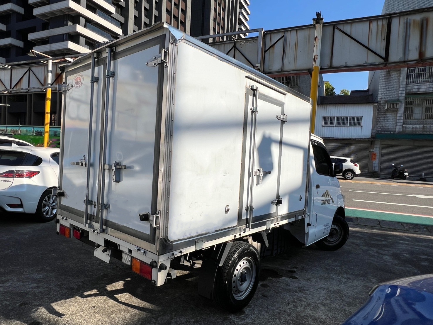 2023 TOYOTA 豐田 TOWN ACE 湯A斯 貨卡 自排 僅跑2萬 -5度冷凍車 原廠保固中 全程原廠保養 ☎服務專線 : 0９80-558-999 LINE ID:Used-Cars 黃文遠  第4張相片