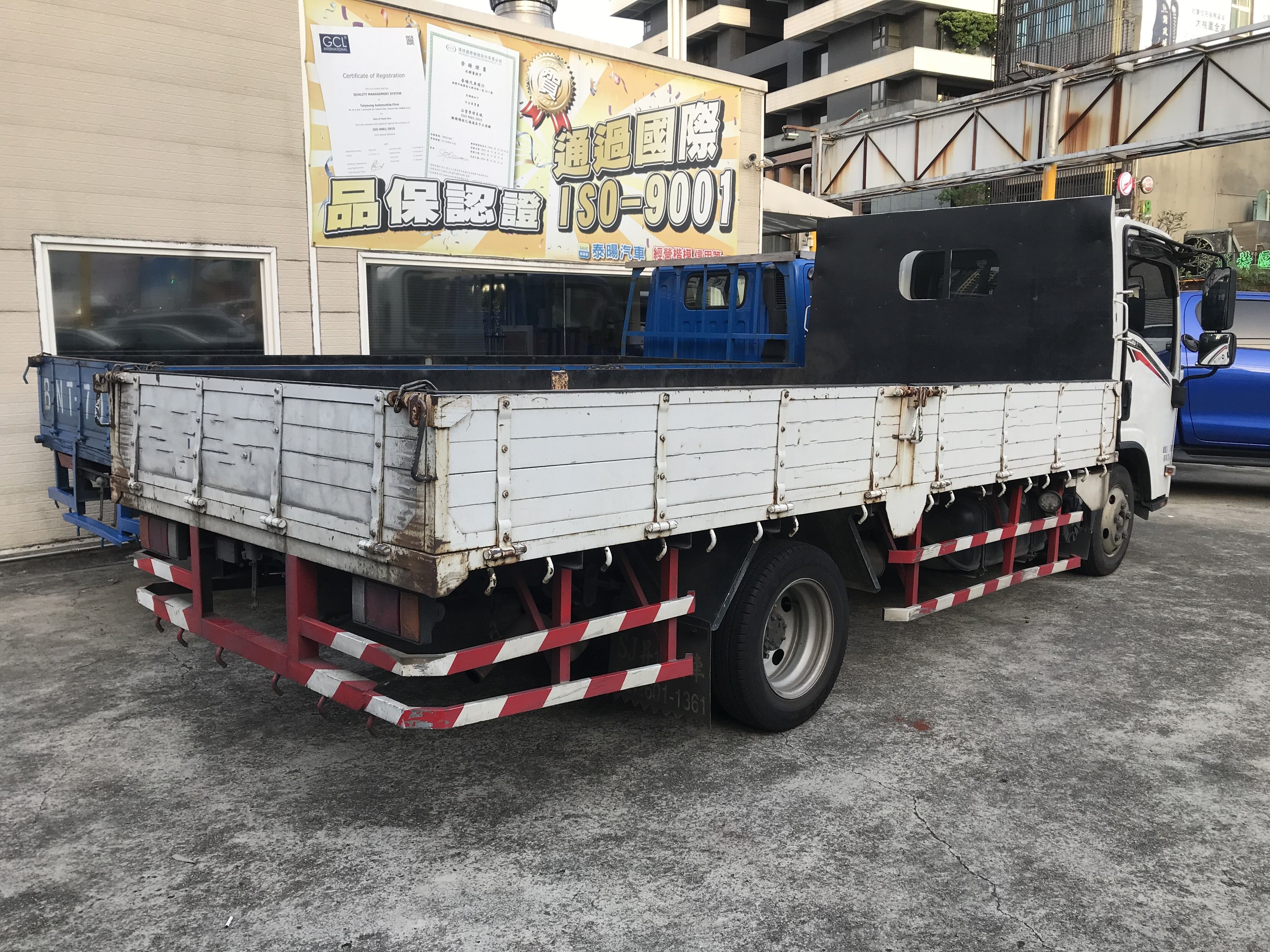 2020 Isuzu 五十鈴 ELF 一路發 #原廠保養 #已變更5噸載重 #超長軸14呎半 #斗寬超過2米 #日本原裝進口 #免加尿素 #耐操妥善率高 #商用載貨首選 ☎服務專線 : 0９80-558-999 LINE ID:Used-C  第2張相片