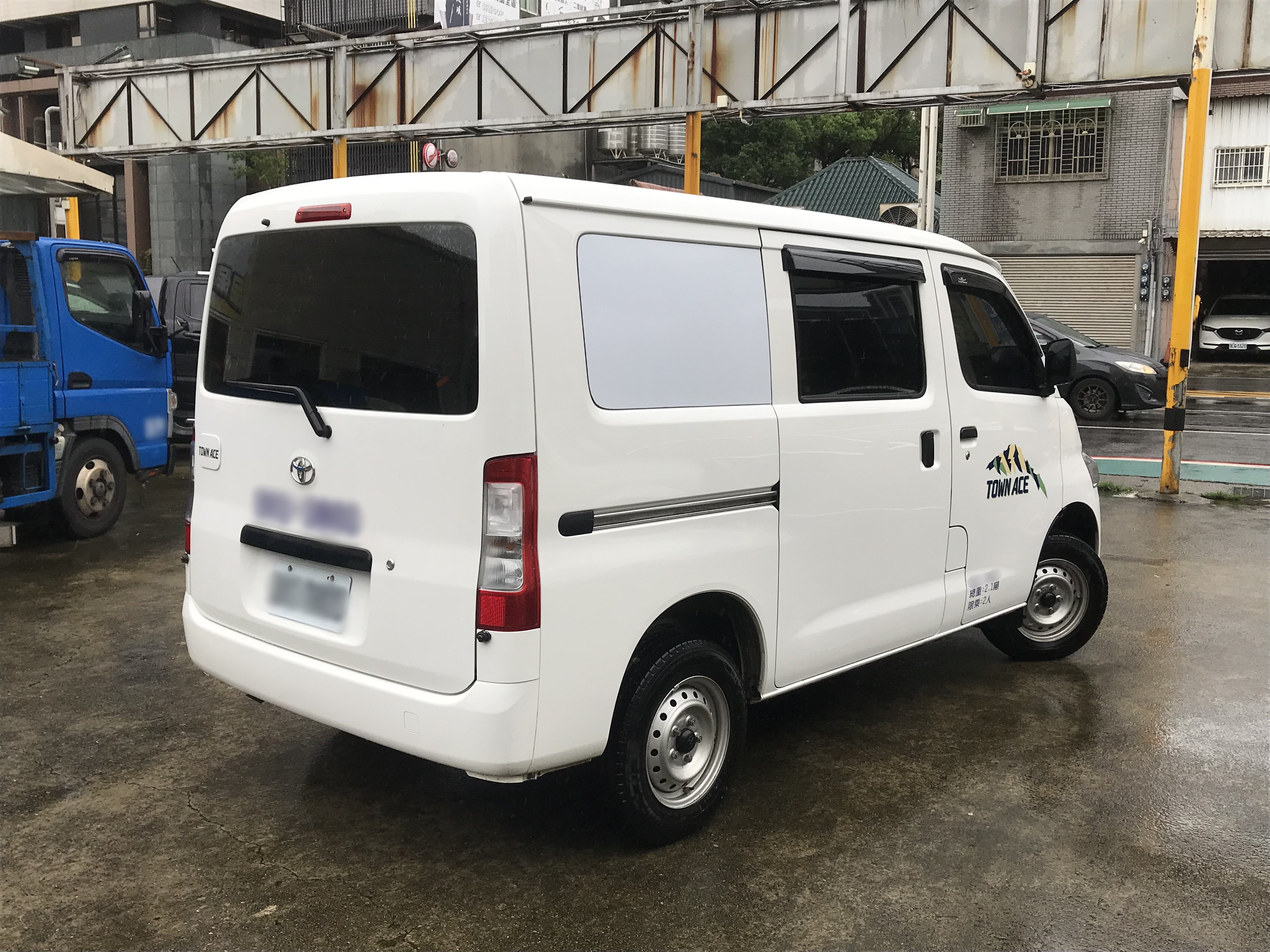 2024 TOYOTA 豐田 TOWN ACE 湯A斯 廂式貨車 2人座 手排 僅跑9千 一手車 原漆原鈑件 原廠保固中 ☎服務專線 : 0９80-558-999 LINE ID:Used-Cars 黃文遠  第2張相片