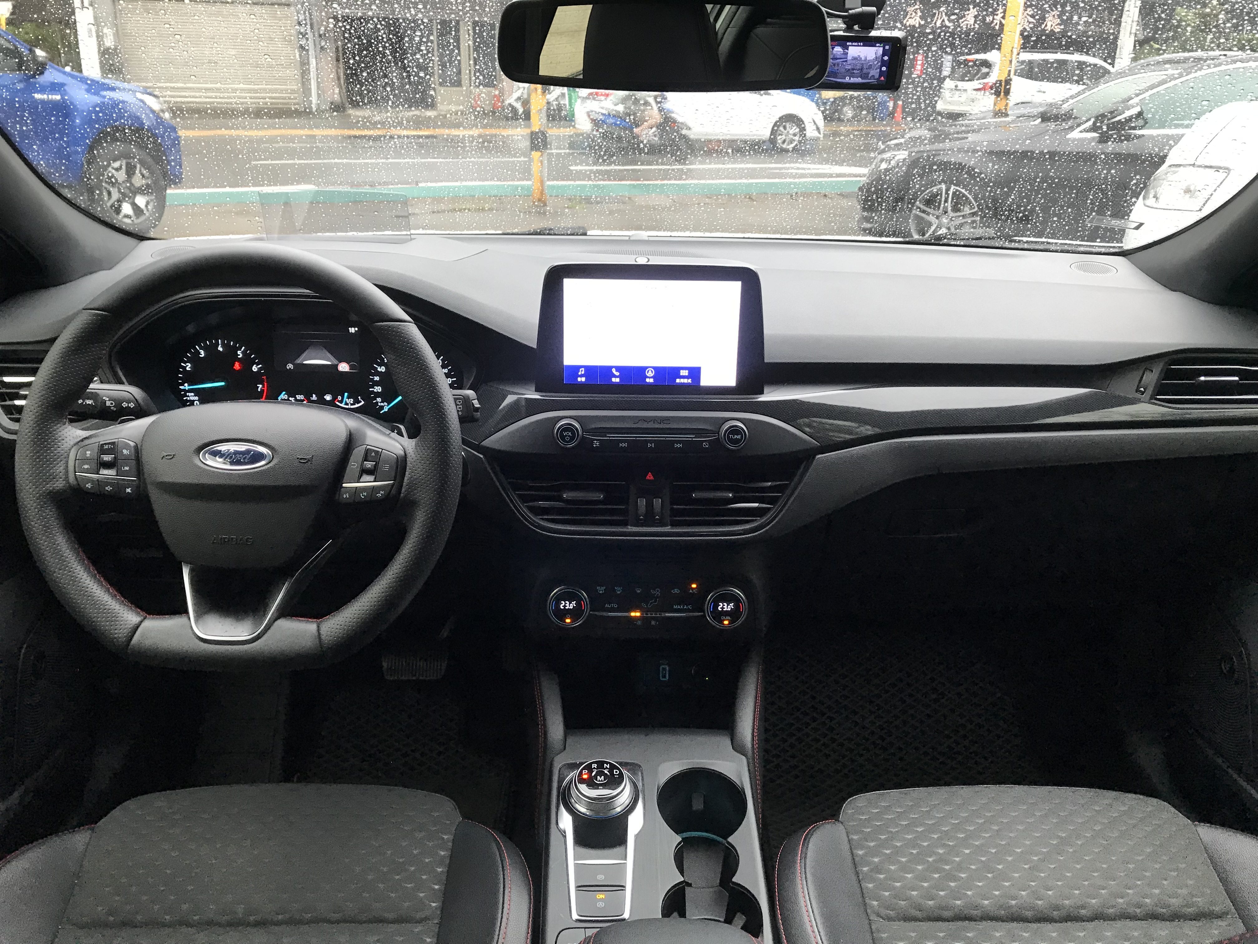 2021 Ford Focus 5D ST-Line Lommel 賽道特化版 #一手女用車 #原鈑件 #原廠保養 ☎服務專線 : 0９80-558-999 LINE ID:Used-Cars 黃文遠  第5張相片