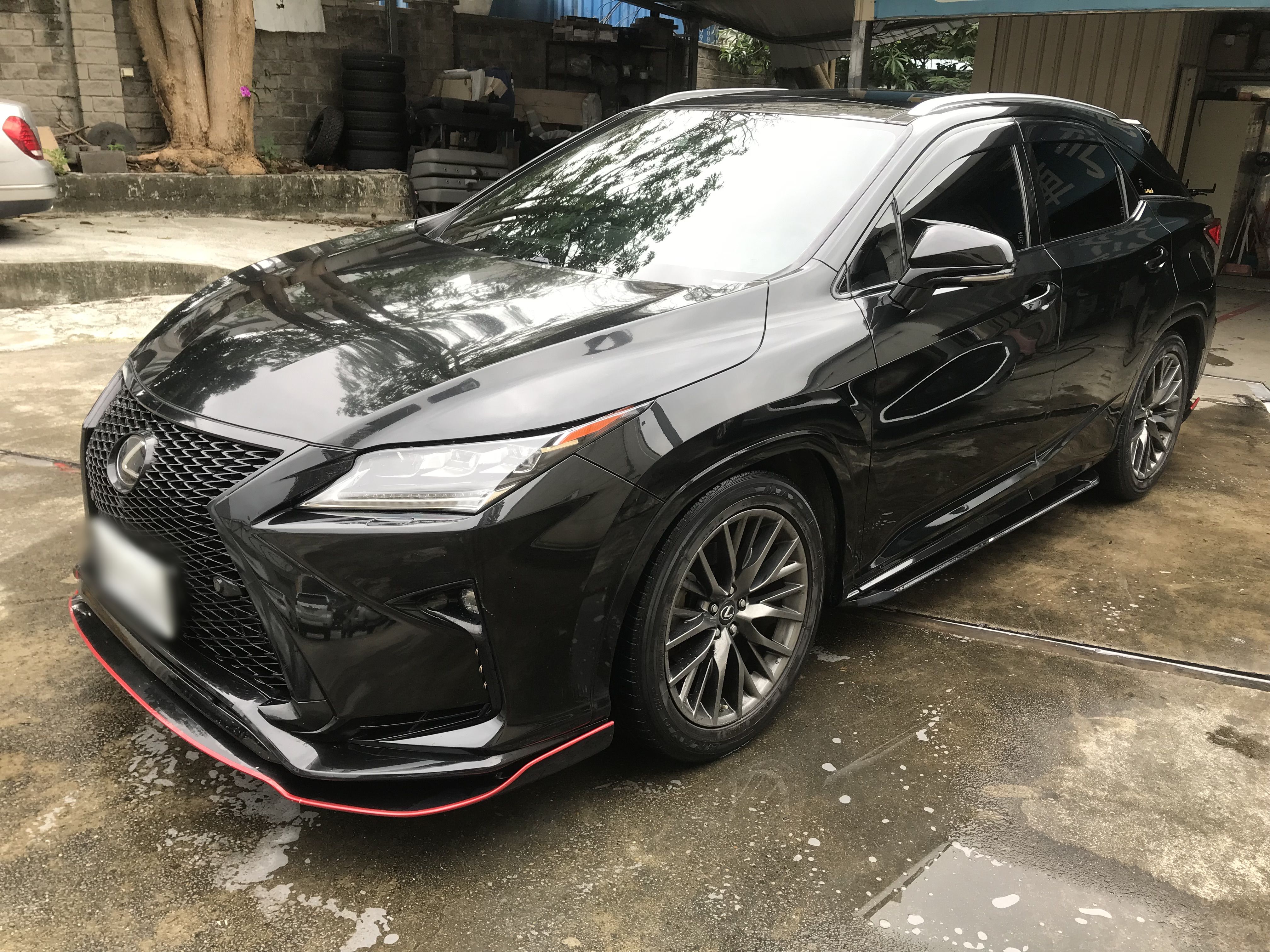 2017 Lexus RX 200t F Sport 運動跑旅 HUD抬頭顯示器 換檔撥片 全景天窗 360度環景 ☎服務專線 : 0９80-558-999 LINE ID:Used-Cars 黃文遠  第1張相片