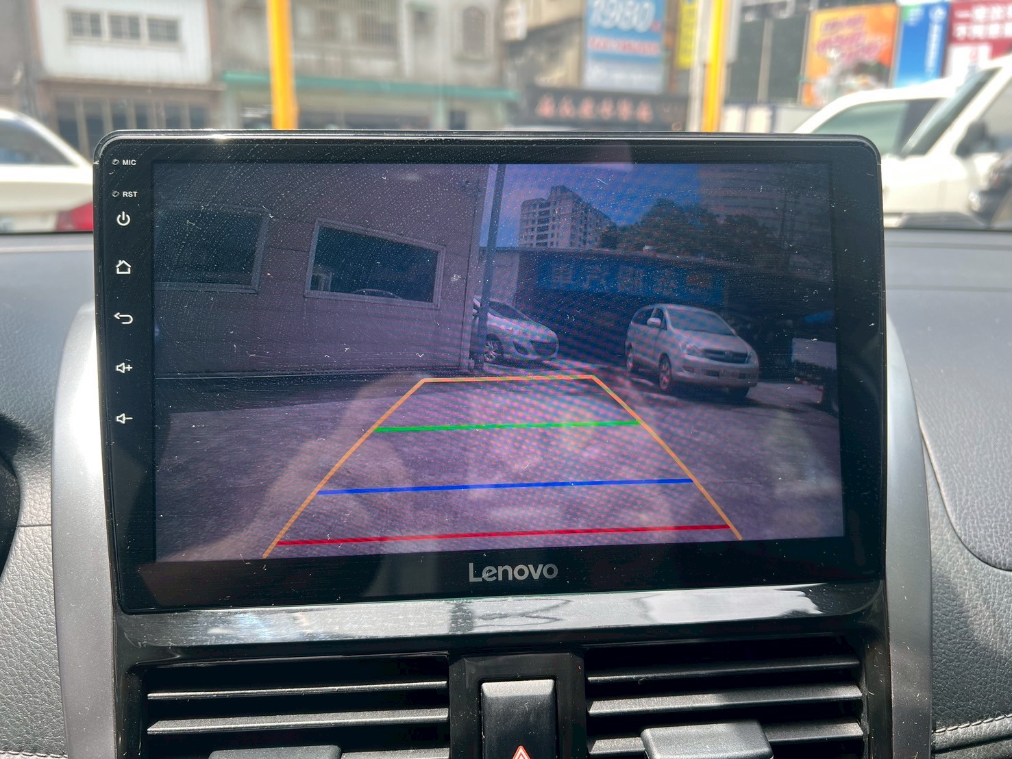 2015 Toyota Yaris 1.5 五門掀背 國民神車 #一手車 #原鈑件 #原廠保養 #省油省稅 ☎服務專線 : 0９80-558-999 LINE ID:Used-Cars 黃文遠  第6張相片