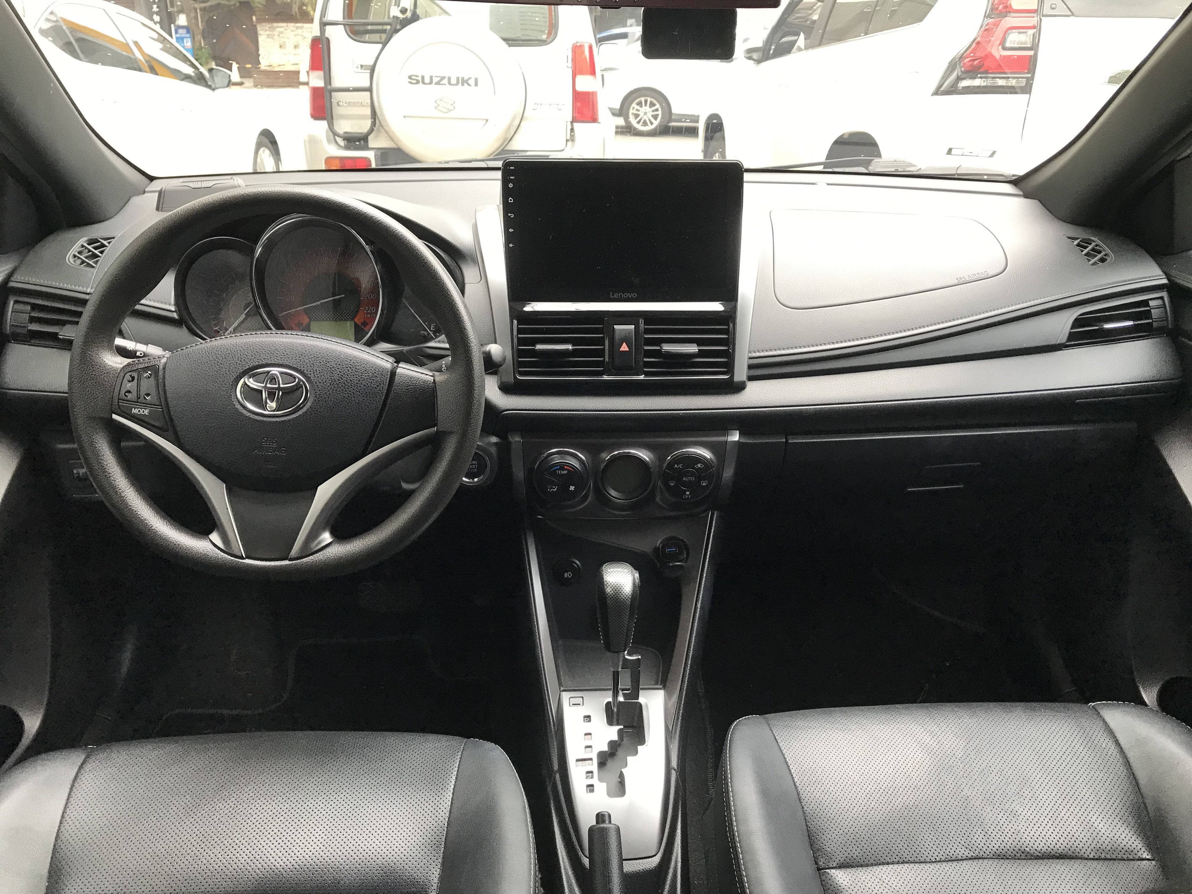 2015 Toyota Yaris 1.5 五門掀背 國民神車 #一手車 #原鈑件 #原廠保養 #省油省稅 ☎服務專線 : 0９80-558-999 LINE ID:Used-Cars 黃文遠  第10張相片