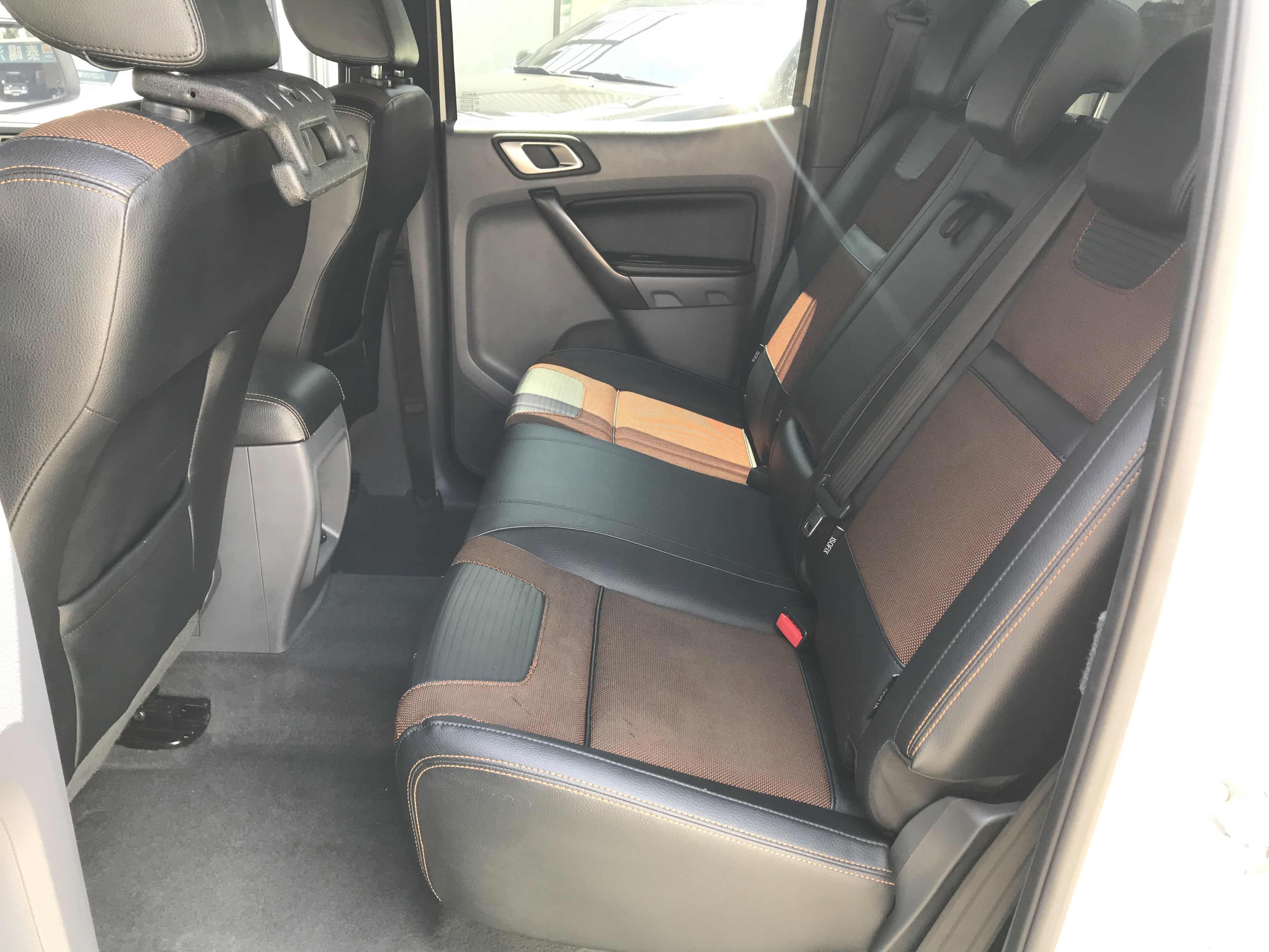 2016 Ford 福特 Ranger 浪九 Wildtrak 運動旗艦型 貨車牌 原鈑件 側排雙管 後斗折疊蓋 無寮K ☎服務專線 : 0９80-558-999 LINE ID:Used-Cars 黃文遠  第4張相片