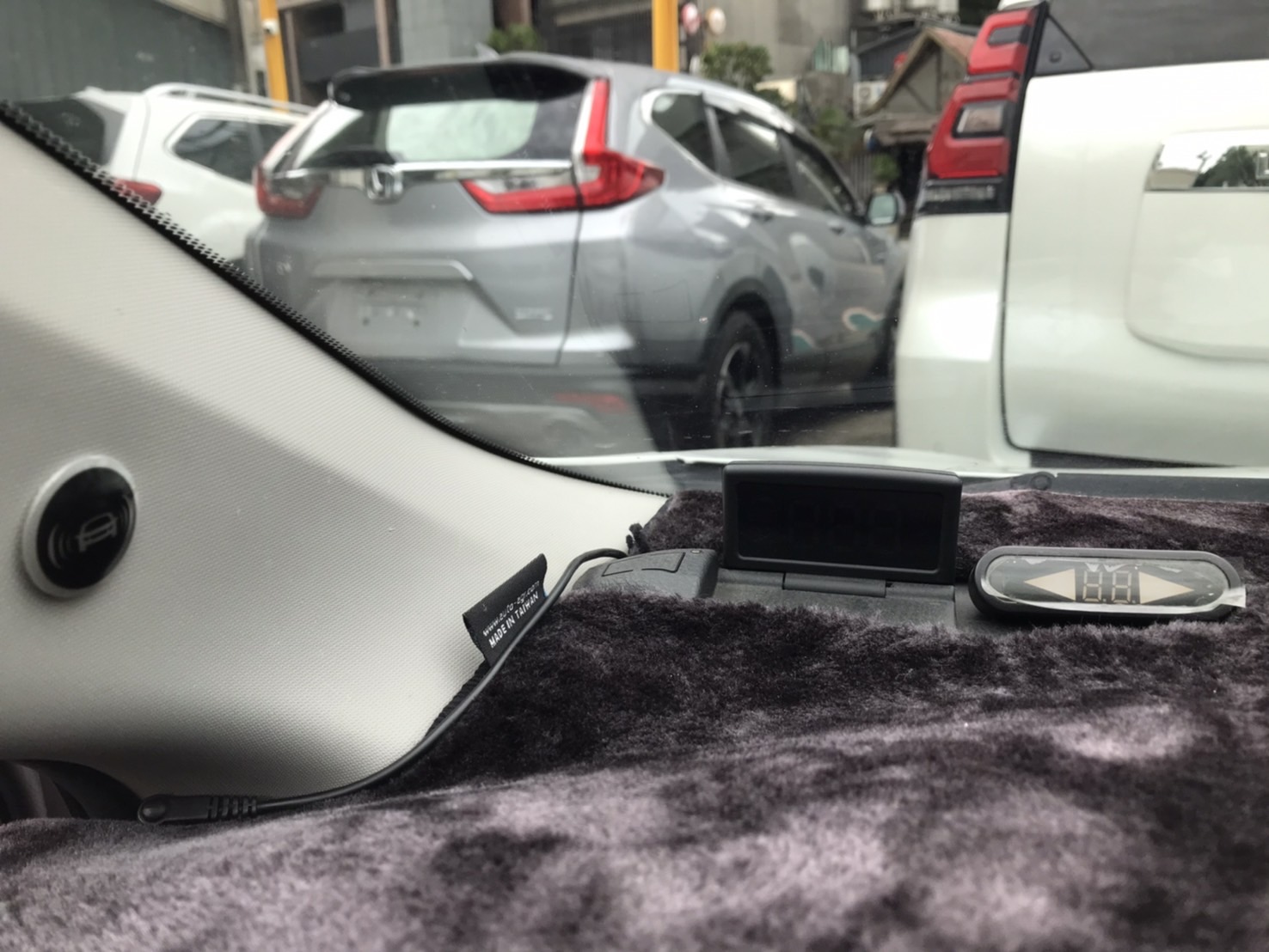 2015 Toyota Corolla Altis 1.8 Safety+ 一手車 原鈑件 換檔快撥 盲點 360度環景 ☎服務專線 : 0９80-558-999 LINE ID:Used-Cars 黃文遠  第9張相片