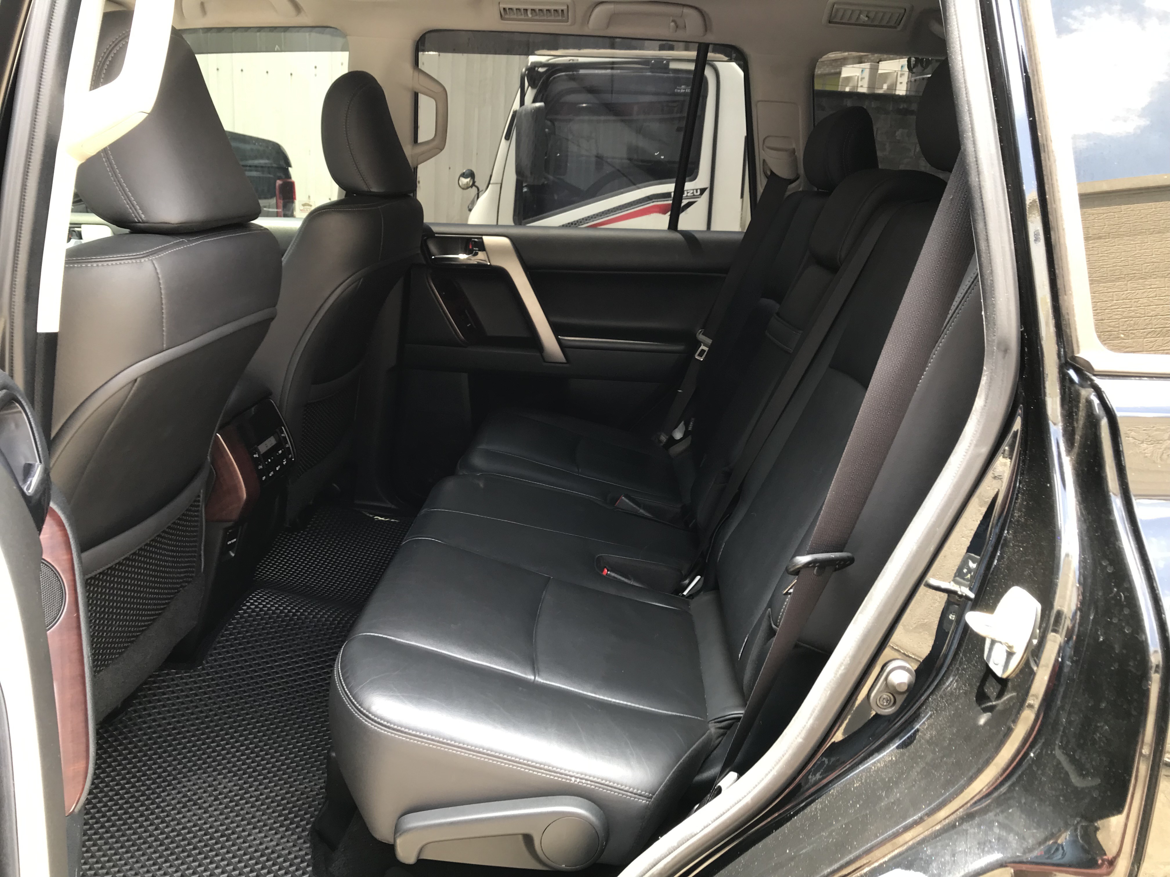 2016 Toyota Land Cruiser Prado (普拉多) 原鈑件 七人座 里程11萬 越野硬漢陸地巡洋艦 ☎服務專線 : 0９80-558-999 LINE ID:Used-Cars 黃文遠  第4張相片
