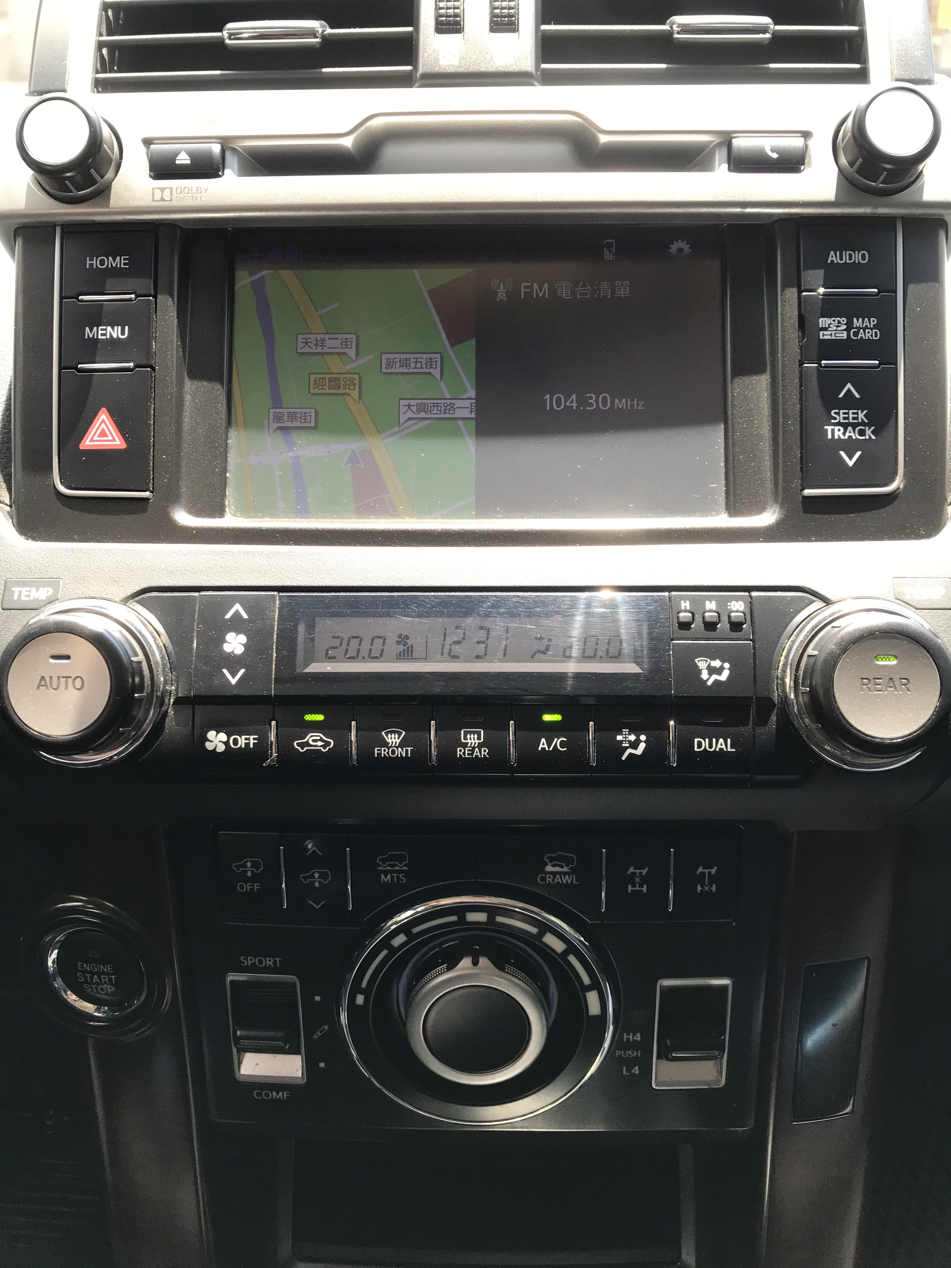 2016 Toyota Land Cruiser Prado (普拉多) 原鈑件 七人座 里程11萬 越野硬漢陸地巡洋艦 ☎服務專線 : 0９80-558-999 LINE ID:Used-Cars 黃文遠  第6張相片