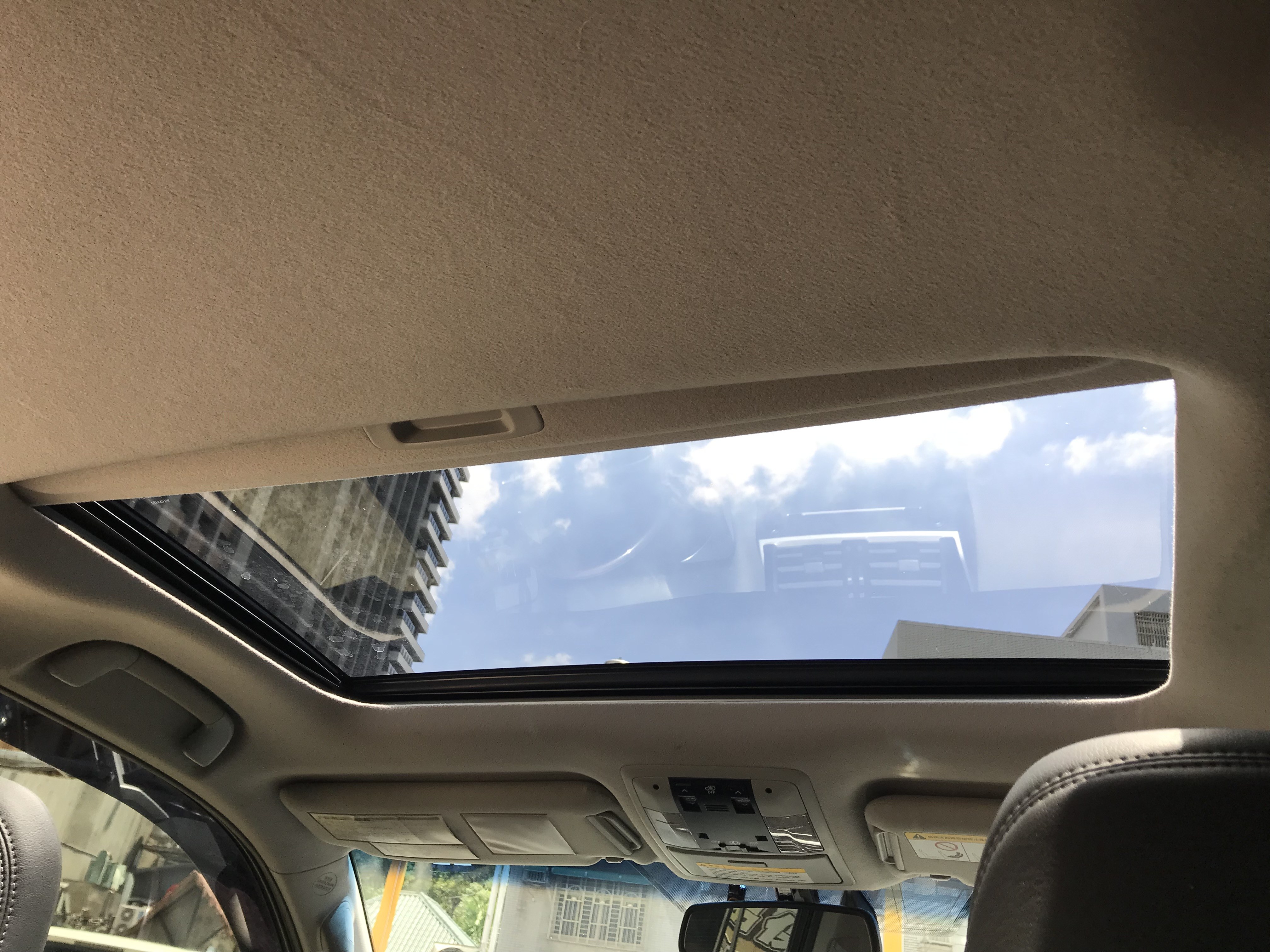 2016 Toyota Land Cruiser Prado (普拉多) 原鈑件 七人座 里程11萬 越野硬漢陸地巡洋艦 ☎服務專線 : 0９80-558-999 LINE ID:Used-Cars 黃文遠  第8張相片