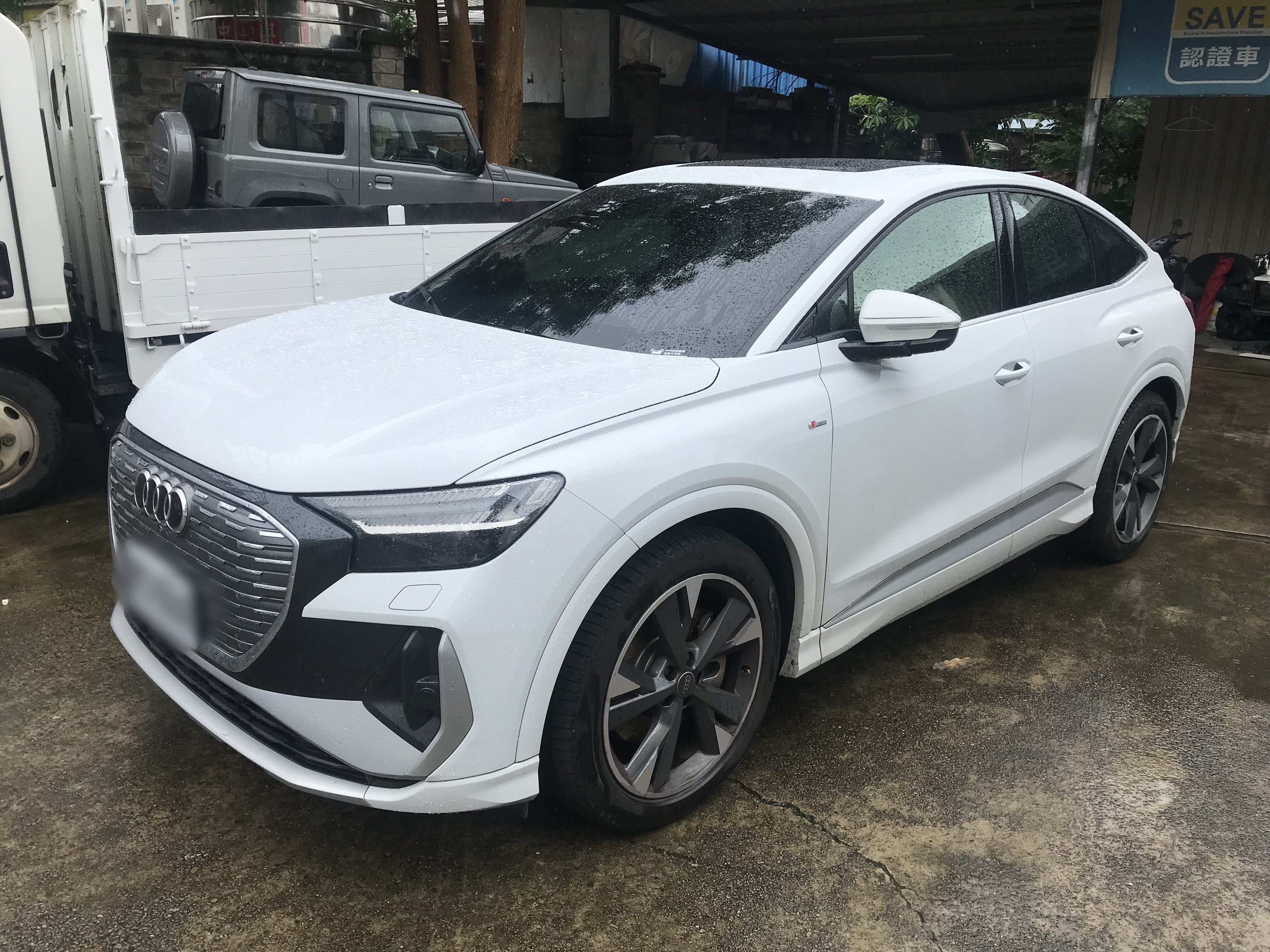 2024 Audi Q4 Sportback e-tron 55 quattro S-Line運動版 一手車原鈑件 原廠保固中 馬力340hp 0-100 km/h 5.4秒 ☎服務專線 : 0９80-558-999 LINE ID:Use  第1張相片